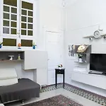 Xenia Apartment *